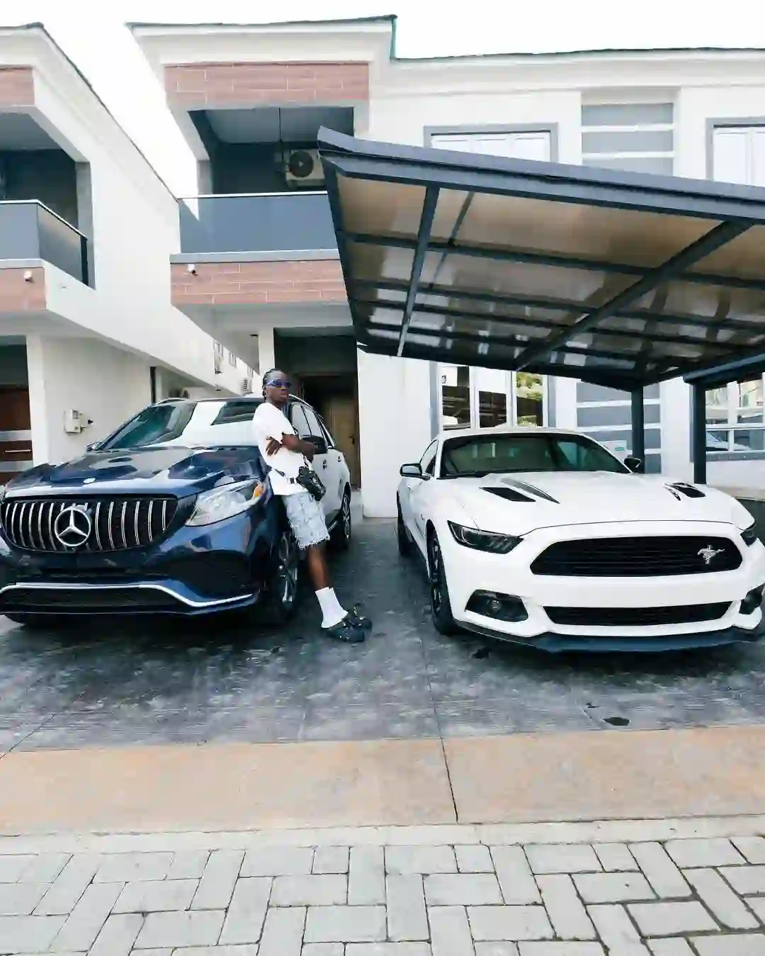 Blaqbonez house, Blaqbonez cars